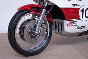 YAMAHA TZ700