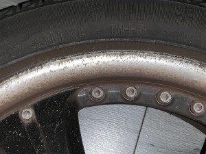 Velg links achter nu ( Moet gepolijst worden)